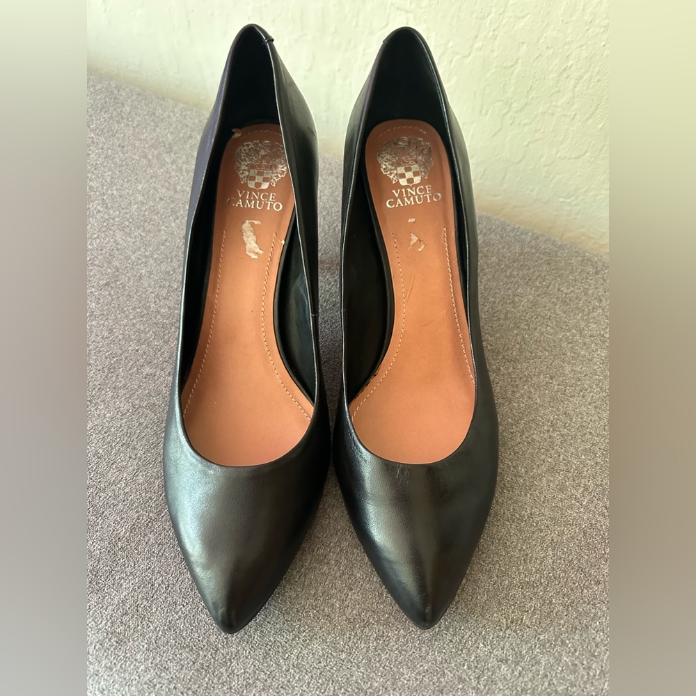 Vince Camuto black leather 2inch heels - size 12